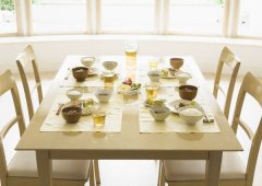 餐桌如何摆放才可避免家庭成员感情