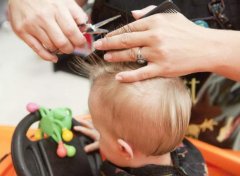 2023年农历二月初十是给孩子剃头理发的黄道吉日吗？